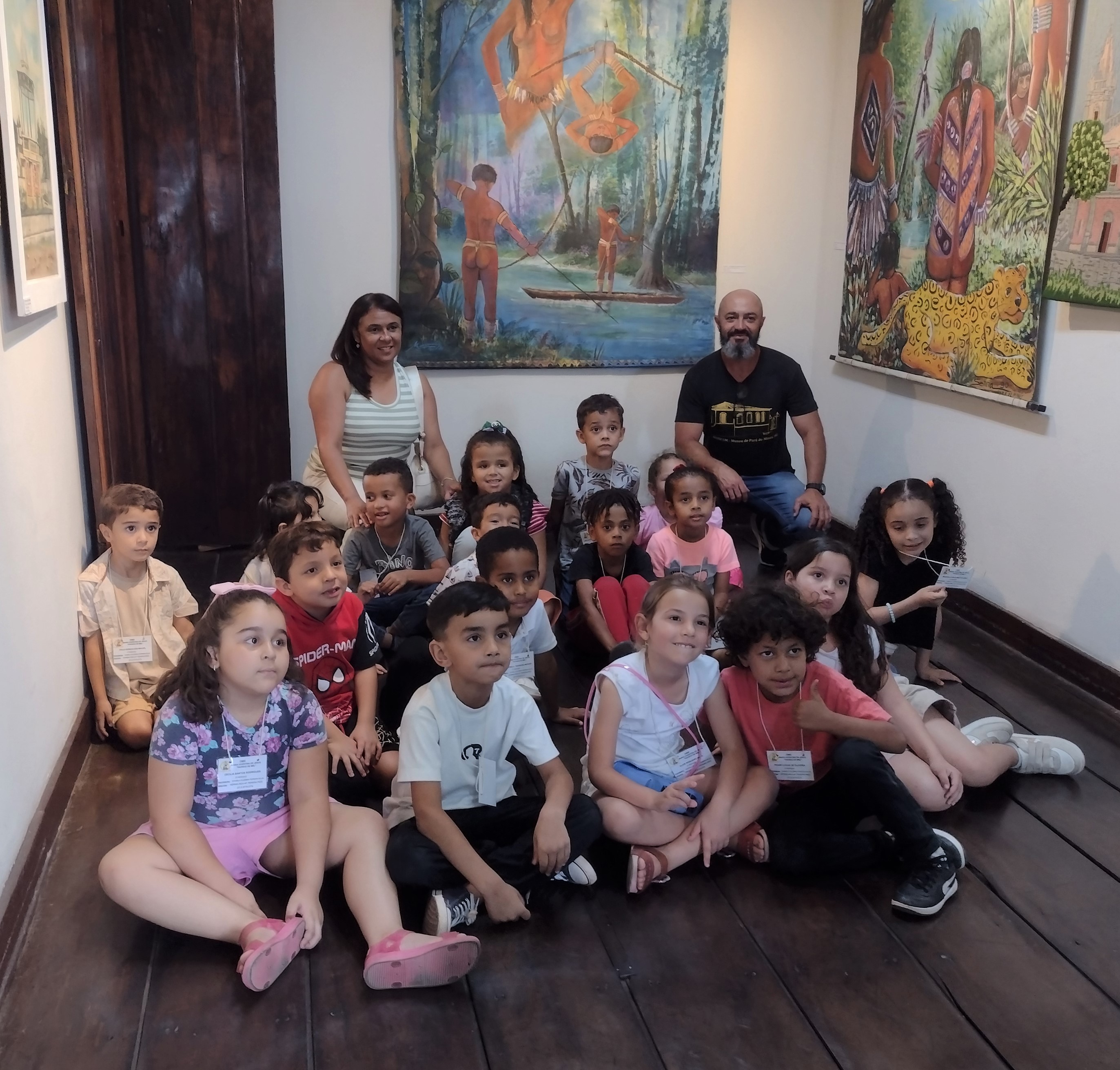 api-modulos/fotos/img/galeria_cat_culturais_490/490/13445/VISITA GUIADA PRÉ ESCOLA MARIA TEREZA BROCHADO - ABELHINHA DOURADA, PROF. DANIELA, 17.09.2025 (12).jpg